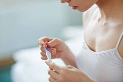 Một số câu hỏi thường gặp khi que thử thai 1 vạch đậm 1 vạch mờ